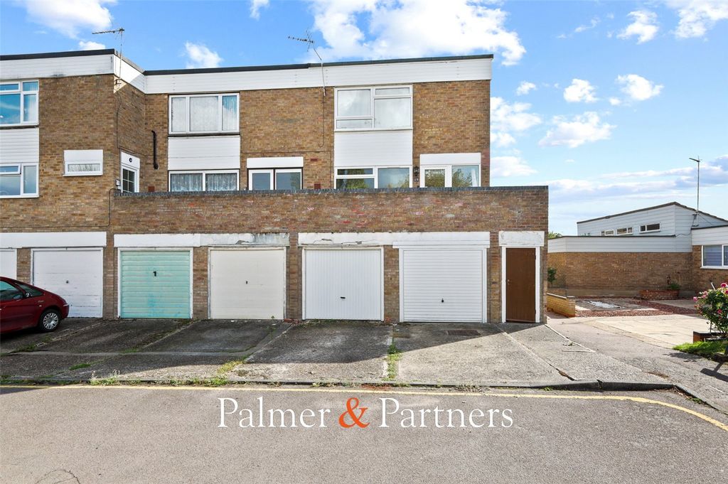 Property photo 1 of 11 External