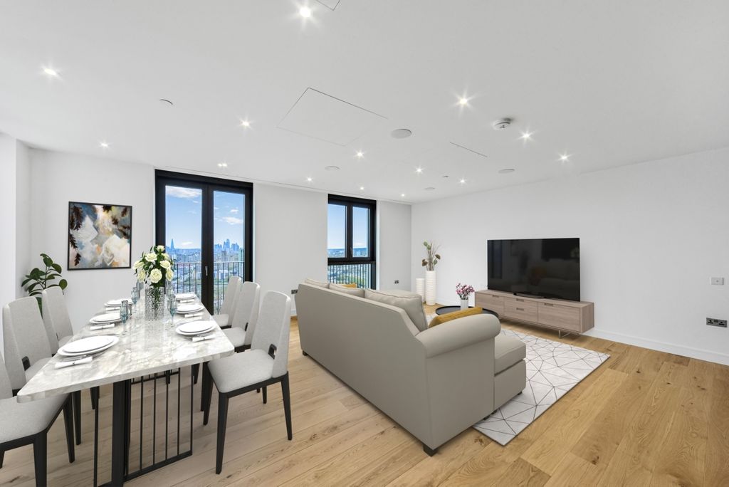 Property photo 2 of 28