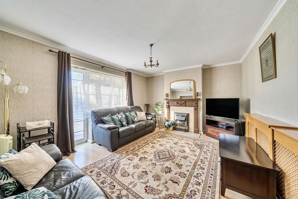 Property photo 2 of 7