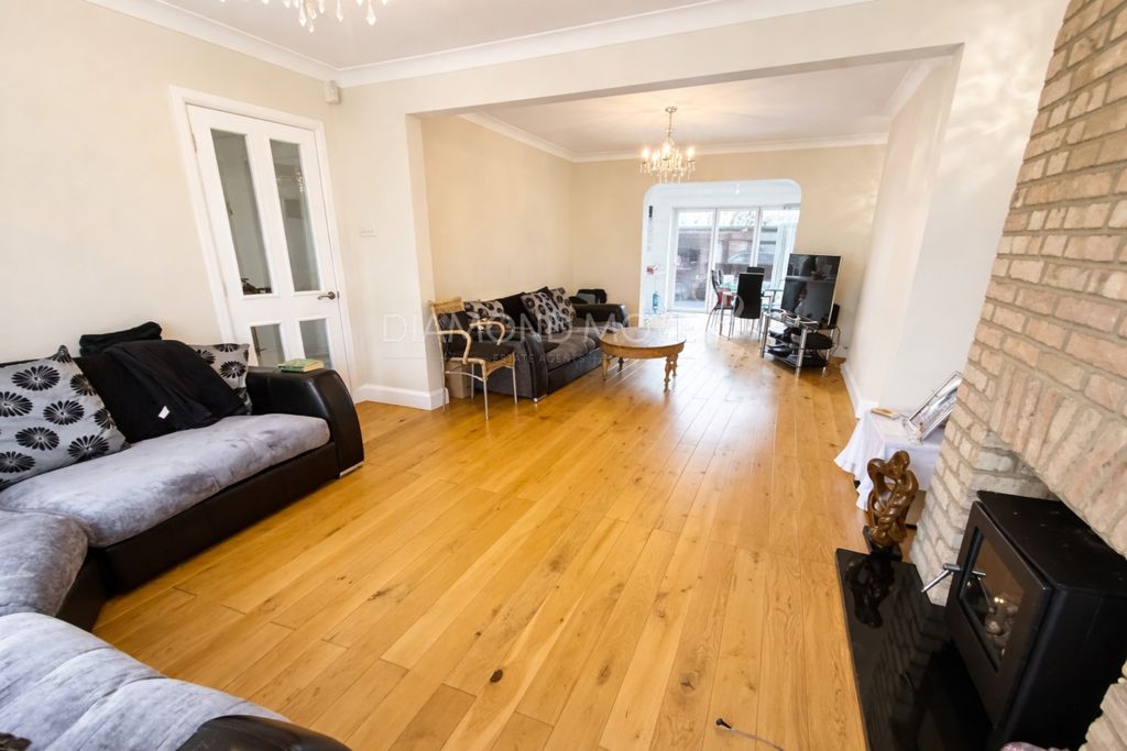 Property photo 1 of 15 Photo 12