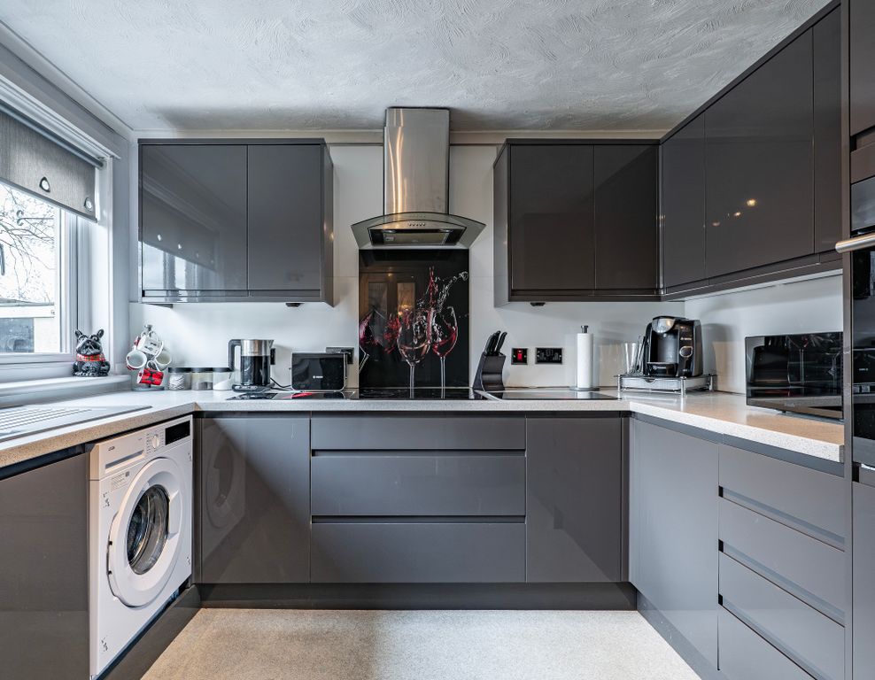 Property photo 3 of 39