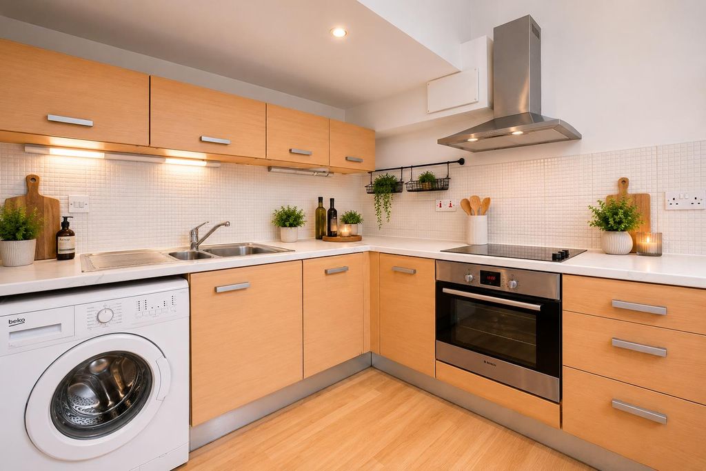 Property photo 3 of 11 Kitchen Pic.Png