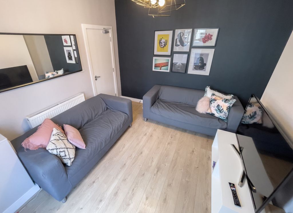 Property photo 3 of 7 Img_0305