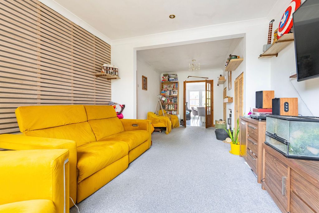 Property photo 3 of 13