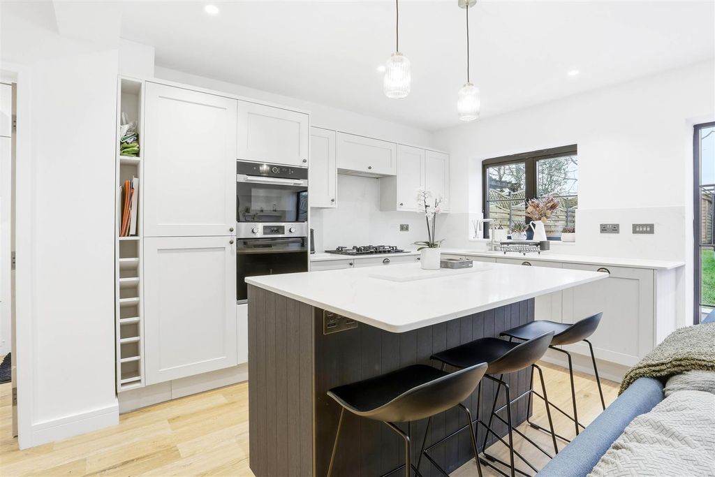 Property photo 2 of 23 1608628329 - 6.Jpg