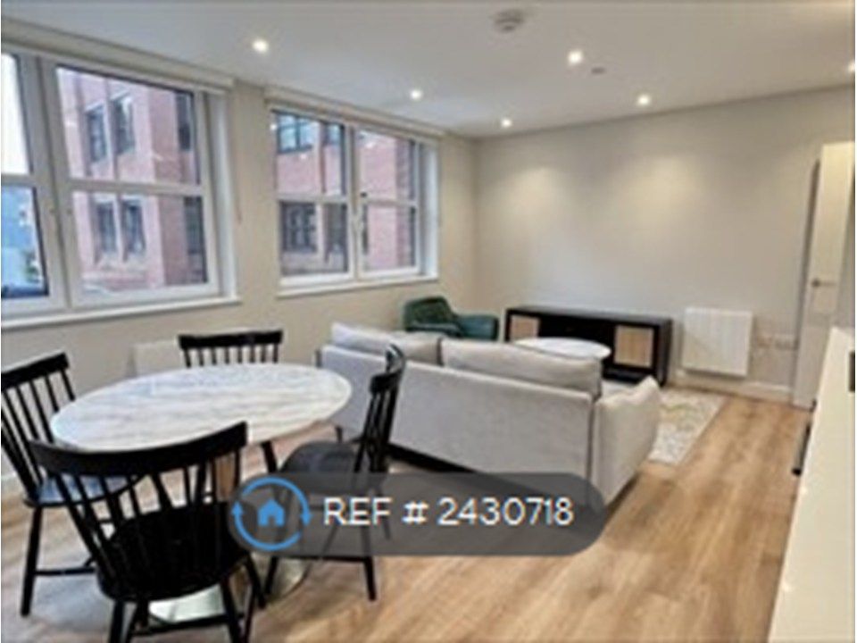 Property photo 1 of 11 Living Room