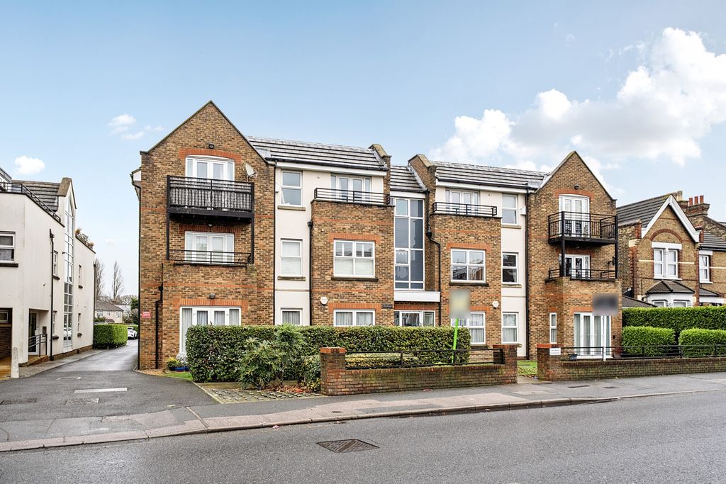 Property photo 1 of 20 1396175-1-6960Eeb...