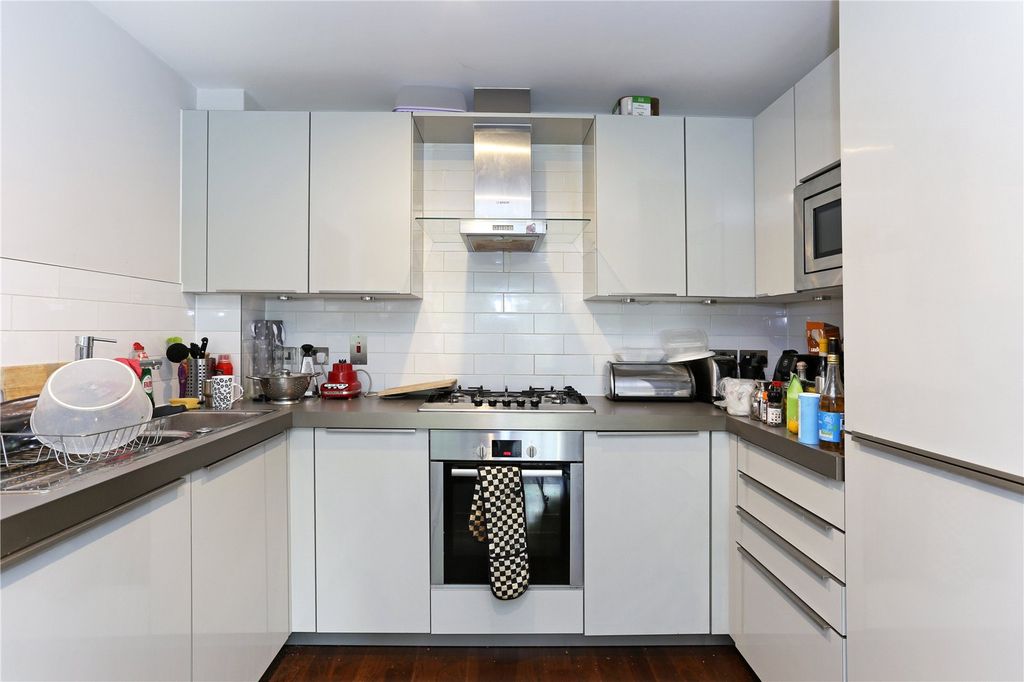 Property photo 3 of 5 Kitchen