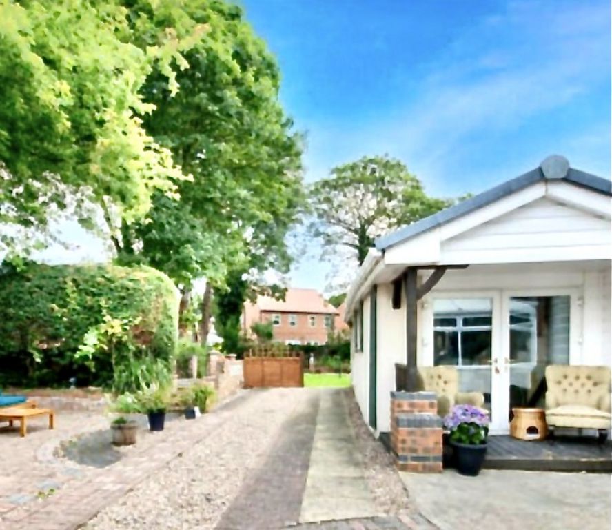 Property photo 2 of 27