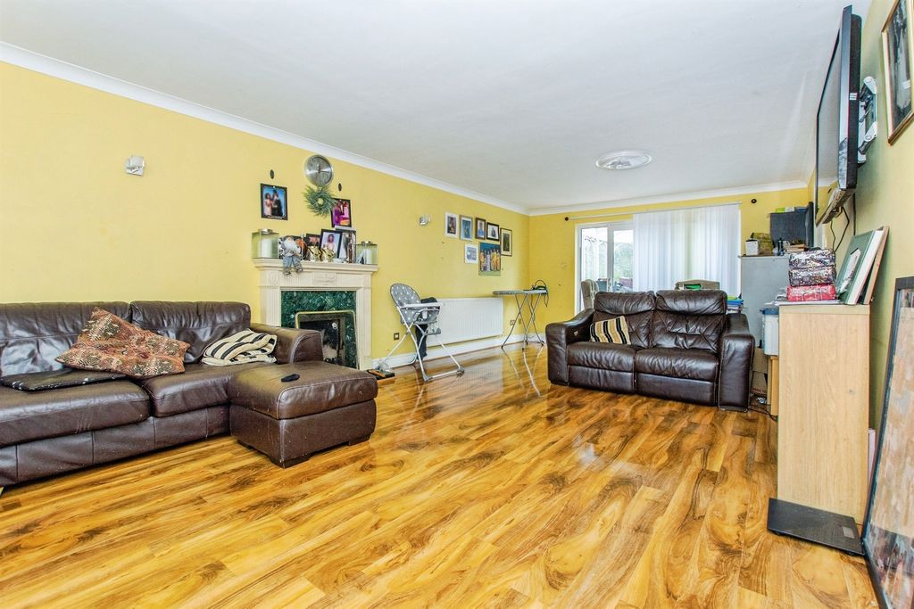 Property photo 3 of 20