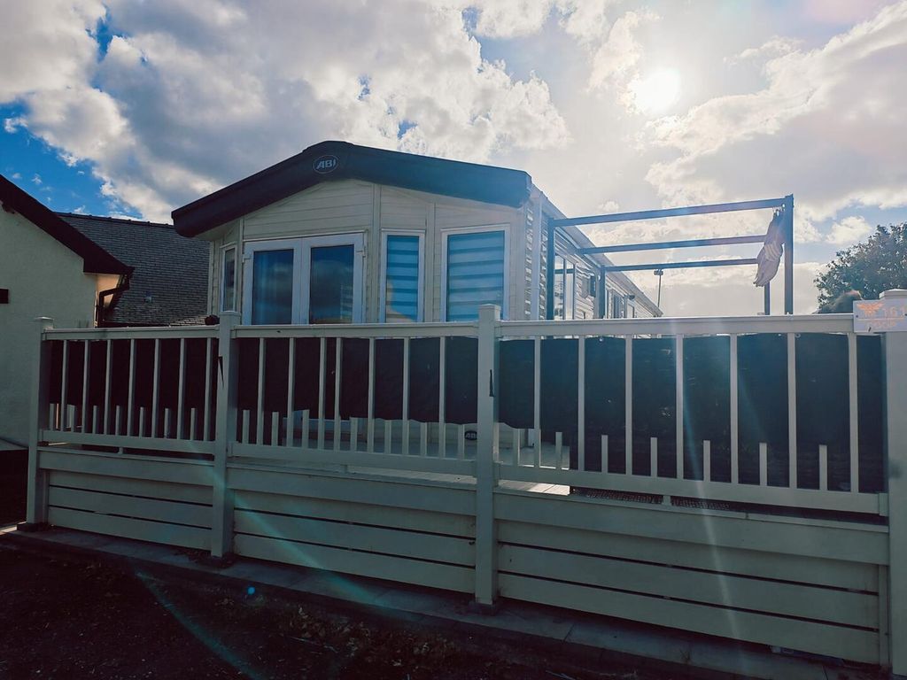 Property photo 1 of 21 Exterior