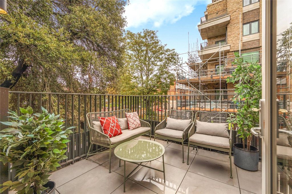 Property photo 3 of 20 Picture No. 06