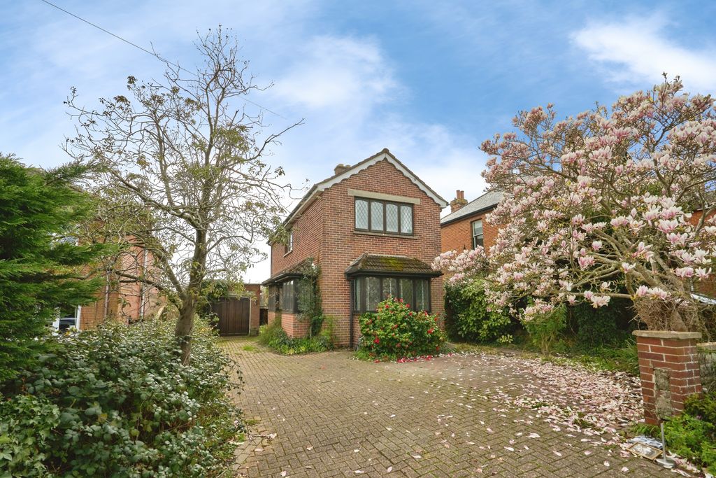 Property photo 1 of 17