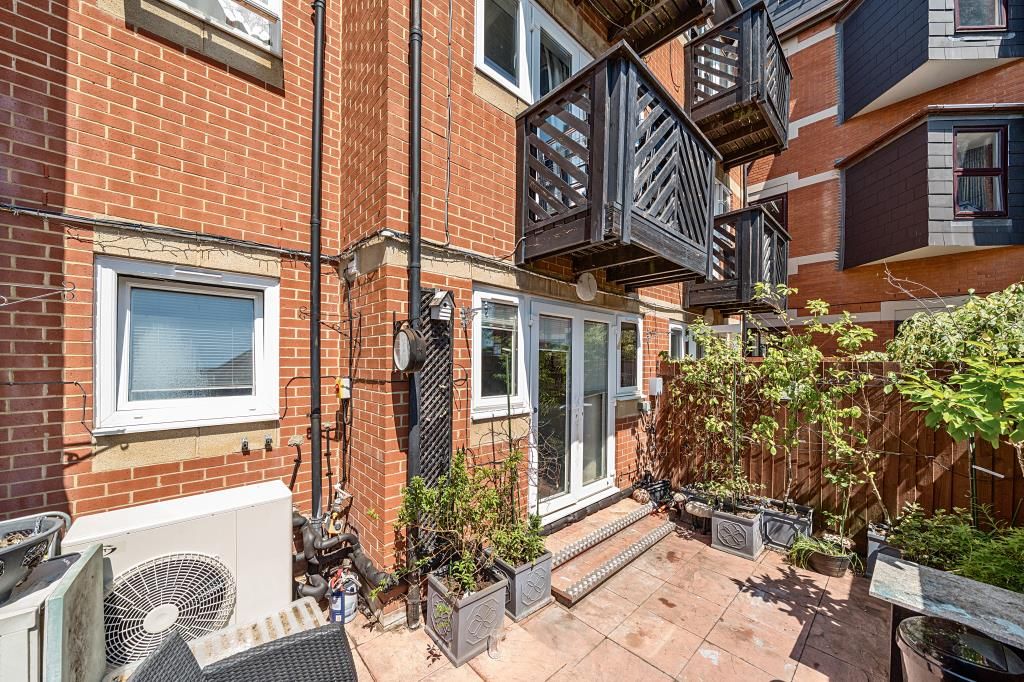 Property photo 3 of 15 Garden View