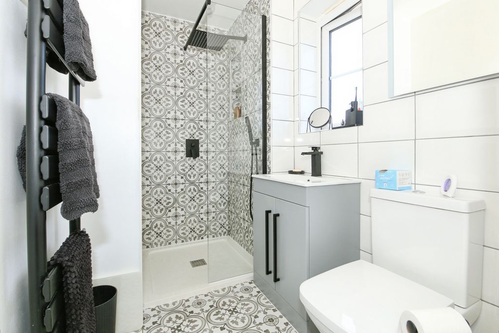 Property photo 3 of 23 Img_0424