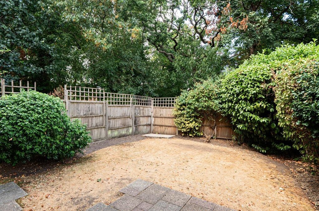 Property photo 3 of 15 Garden.Jpg
