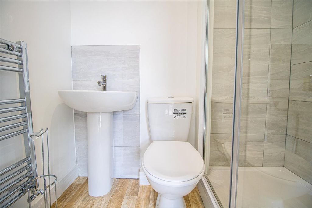 Property photo 3 of 3 Bedroom 5 En-Suite Bathroom