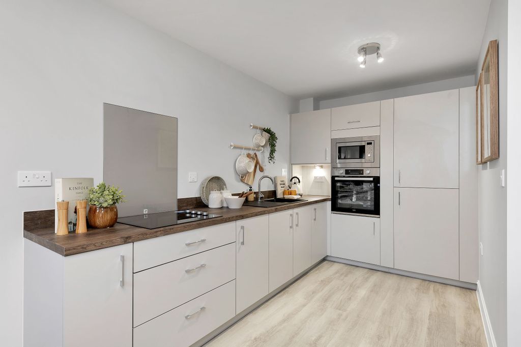 Property photo 3 of 16 Show Home Kitchen