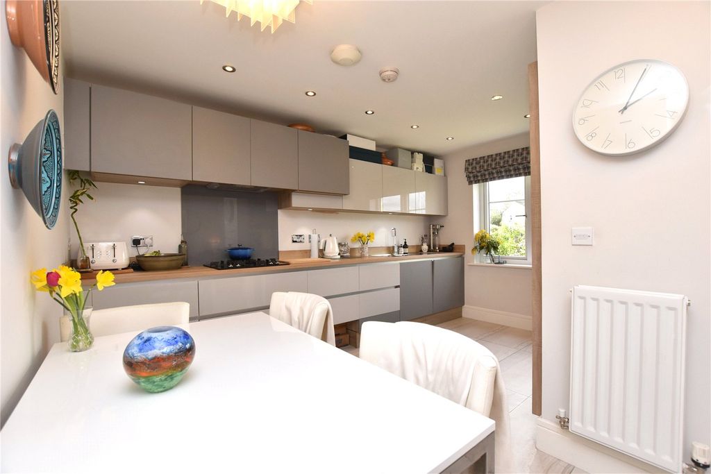 Property photo 3 of 20 Picture No. 11