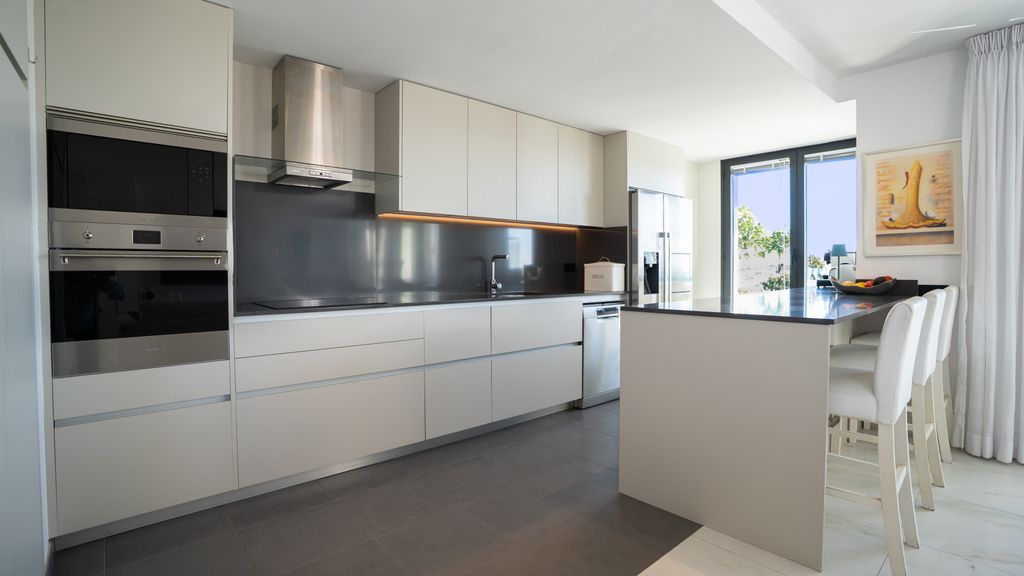 Property photo 3 of 24 Photo 2