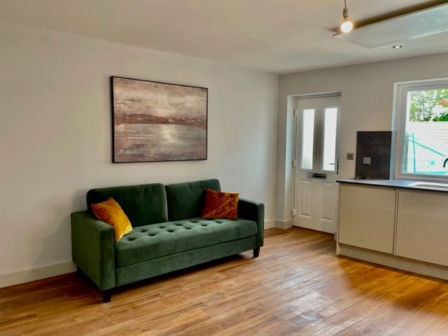 Property photo 3 of 11 Bright, Recently Renovated Open-Plan Living Area W...