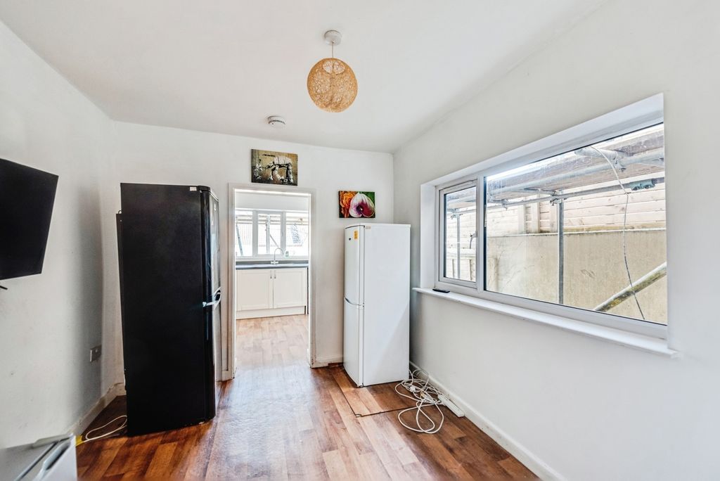 Property photo 2 of 13 Pbox-Img.Jpg