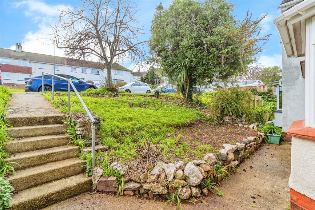 Property photo 3 of 28 Picture No. 08