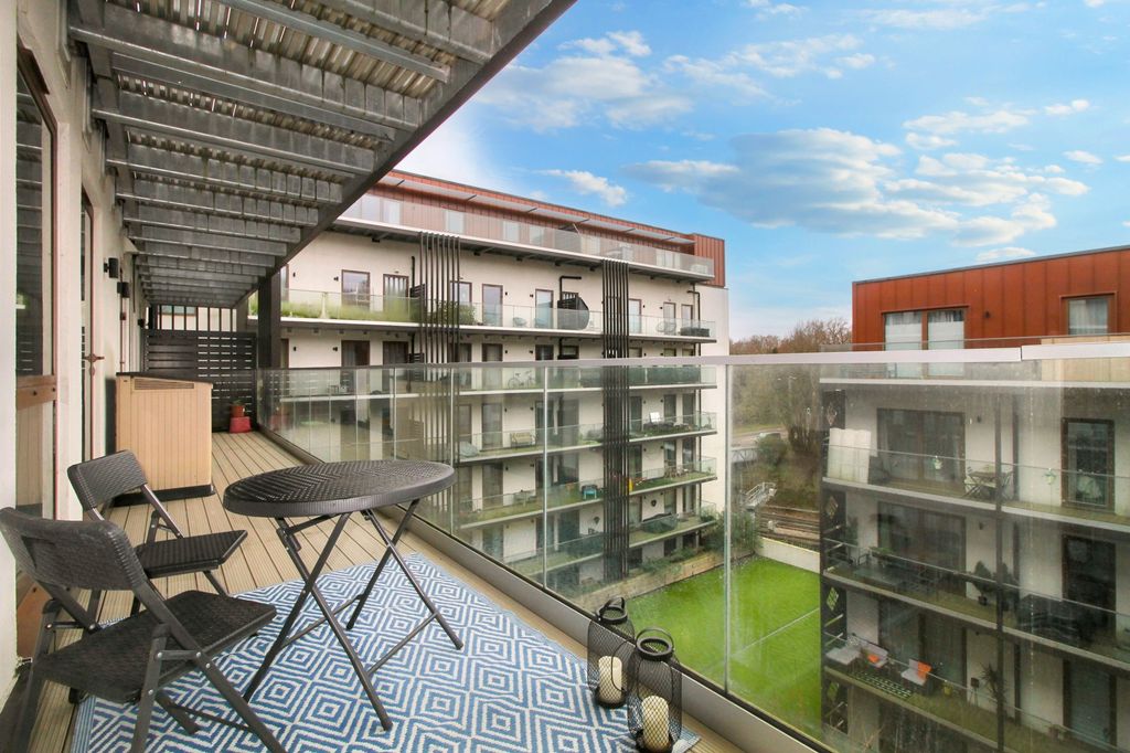 Property photo 3 of 11