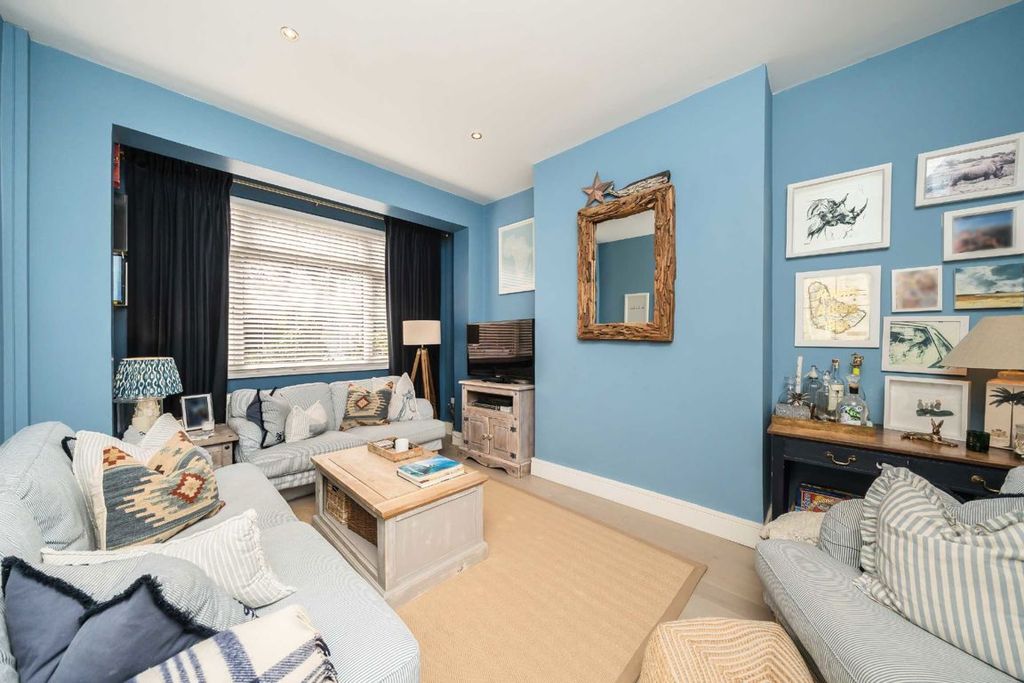 Property photo 2 of 8