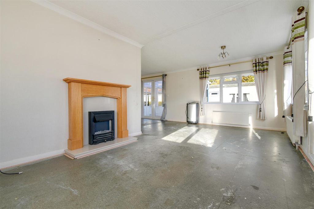 Property photo 2 of 23 Lounge Diner