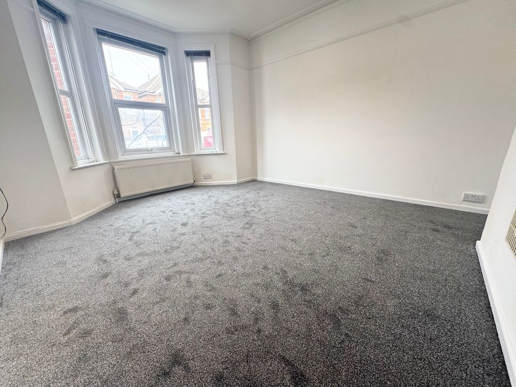 Property photo 3 of 20 Image