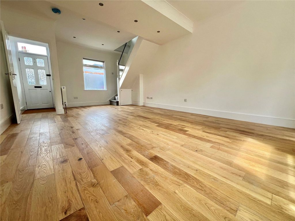 Property photo 3 of 18 Picture No. 07