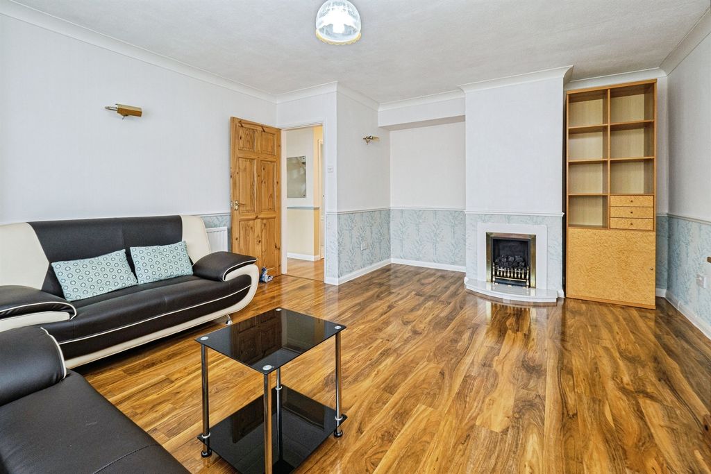 Property photo 2 of 19