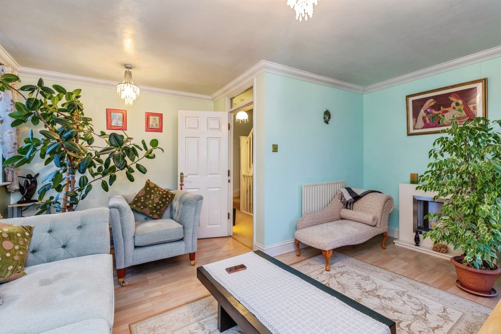 Property photo 2 of 13