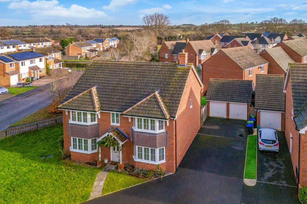 Property photo 1 of 34