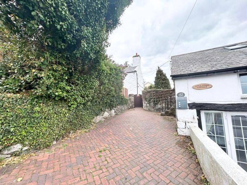 Property photo 3 of 9