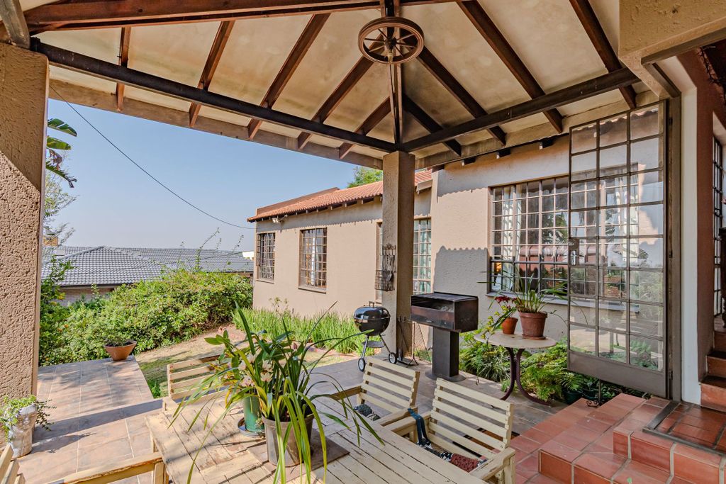 Property photo 3 of 39 Pt1712019