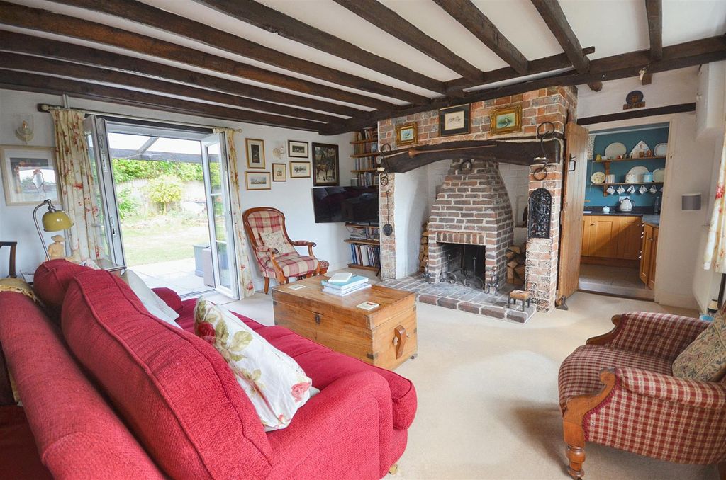 Property photo 3 of 15 Sitting Room