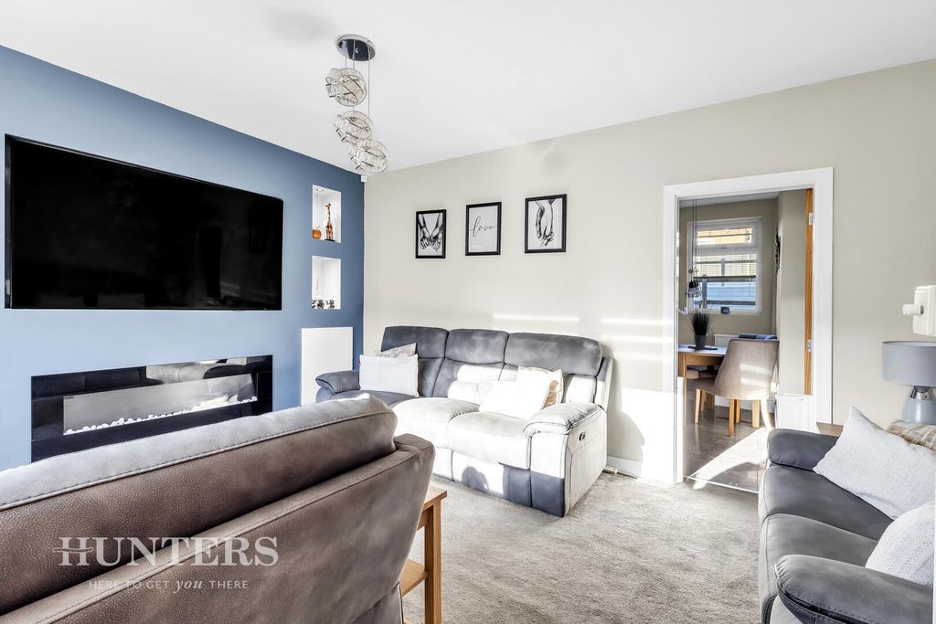 Property photo 3 of 23 Living Room