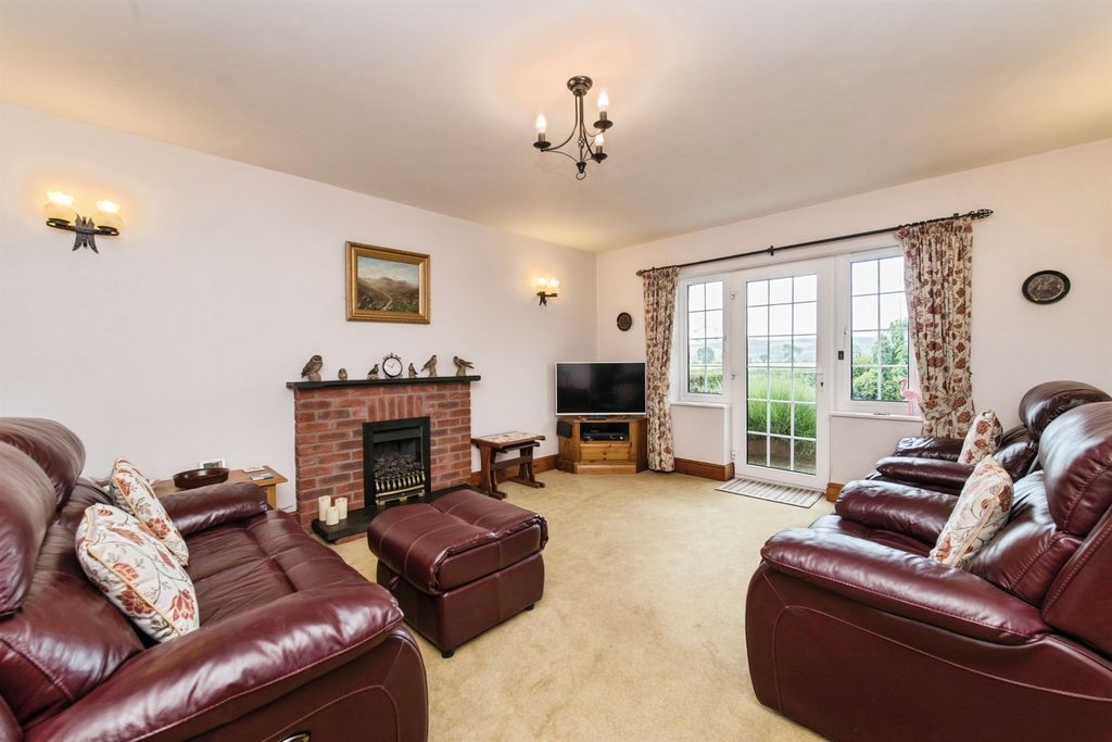 Property photo 2 of 19