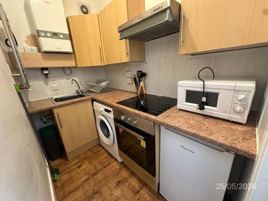 Property photo 2 of 8 Kitchen