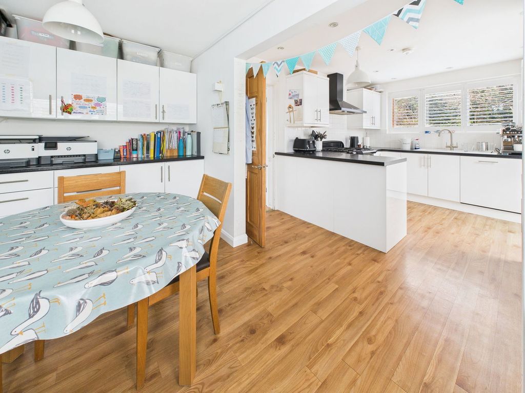 Property photo 2 of 25