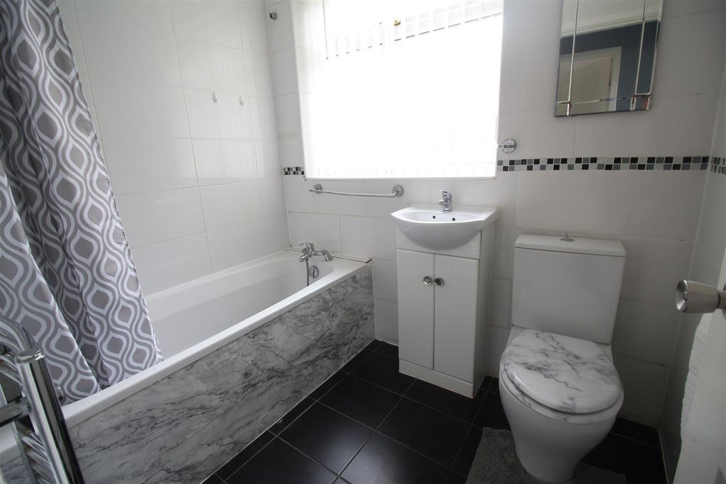 Property photo 3 of 13 Bathroom