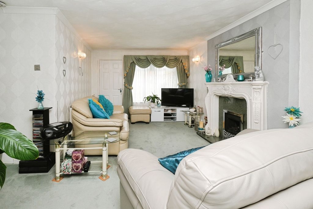 Property photo 3 of 15 Photo