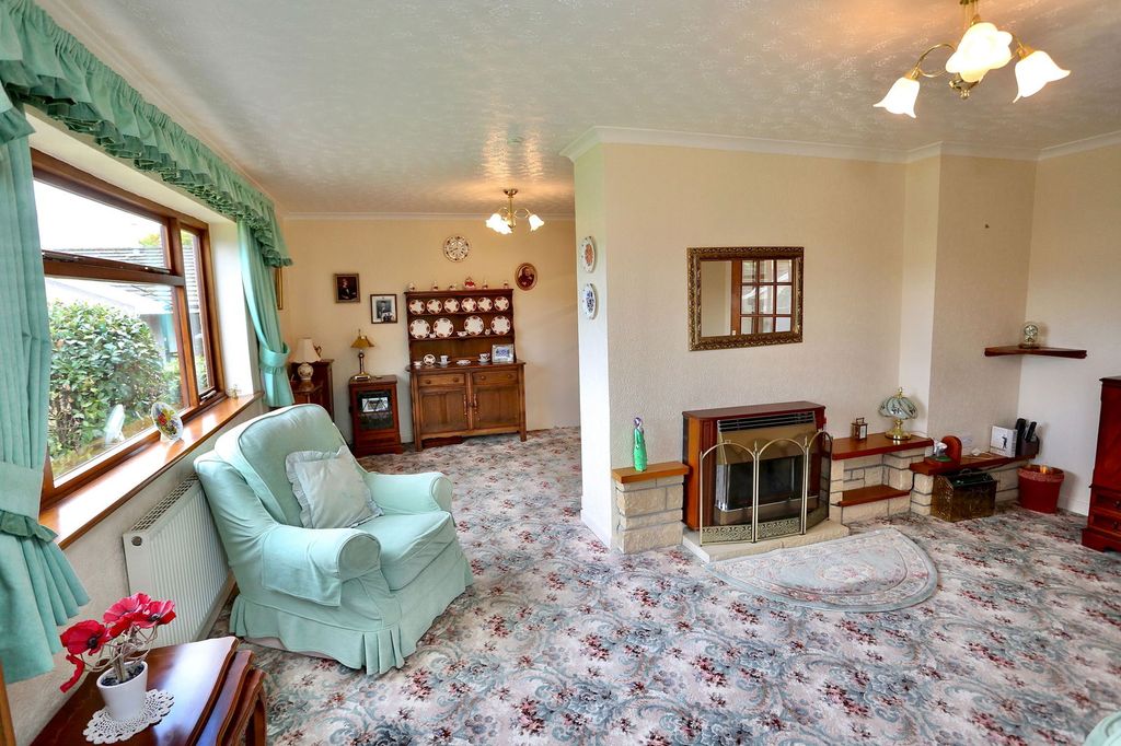 Property photo 2 of 30