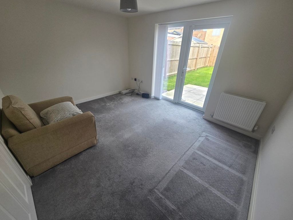 Property photo 2 of 7 Living Room