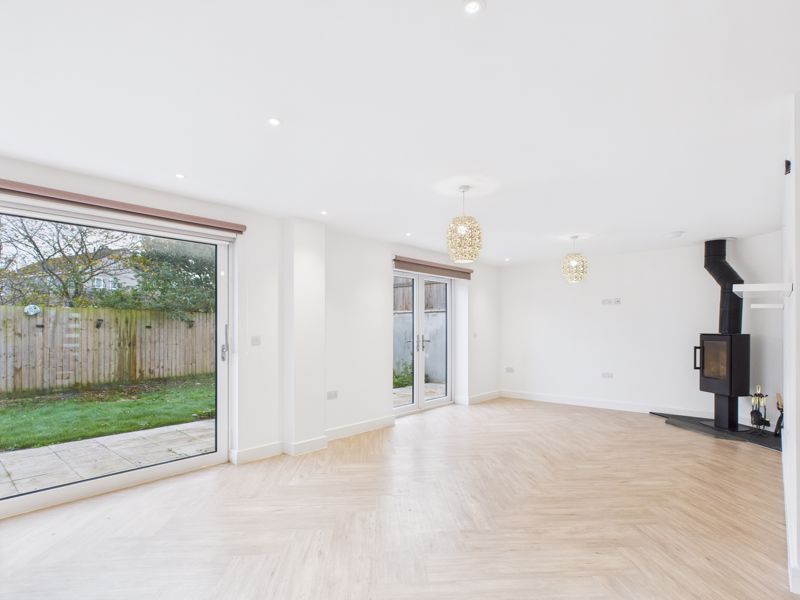 Property photo 3 of 18 Lounge Area