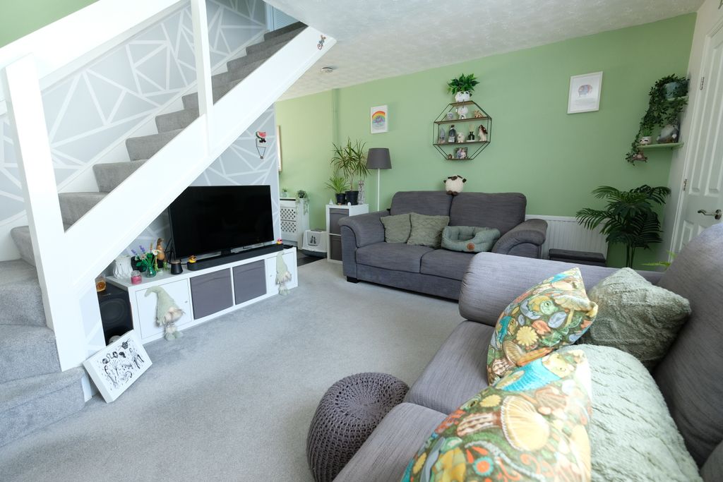 Property photo 2 of 10 Sitting Room