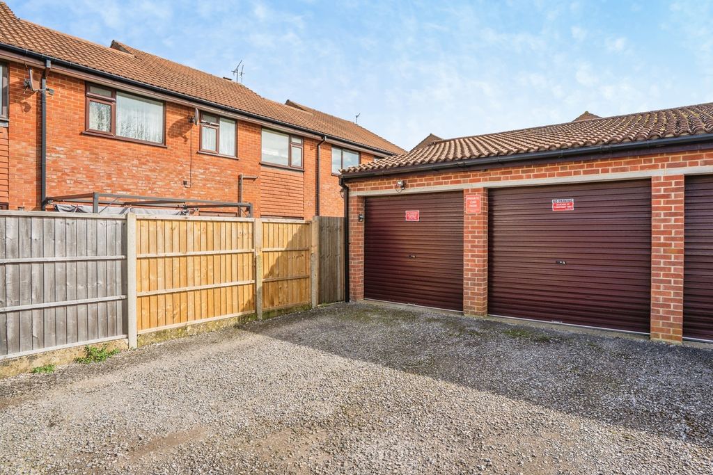 Property photo 3 of 11 Pbox-Img.Jpg