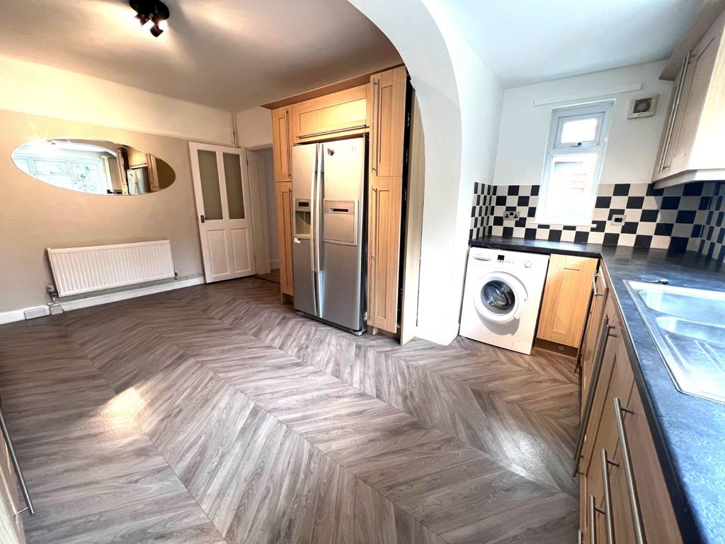 Property photo 2 of 7 Picture No. 30